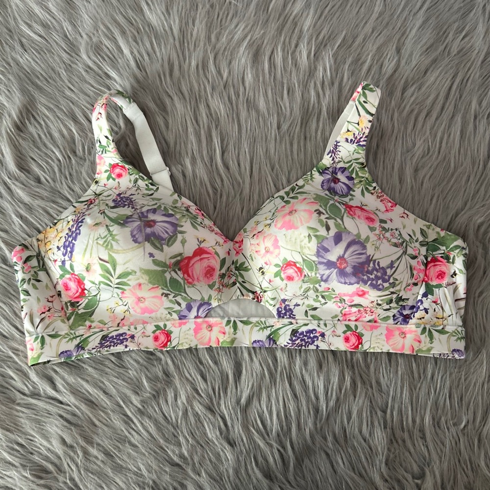 Cacique Wirefree Lightly Lined No-Wire Bra Womens Size 46B White Floral Wireless